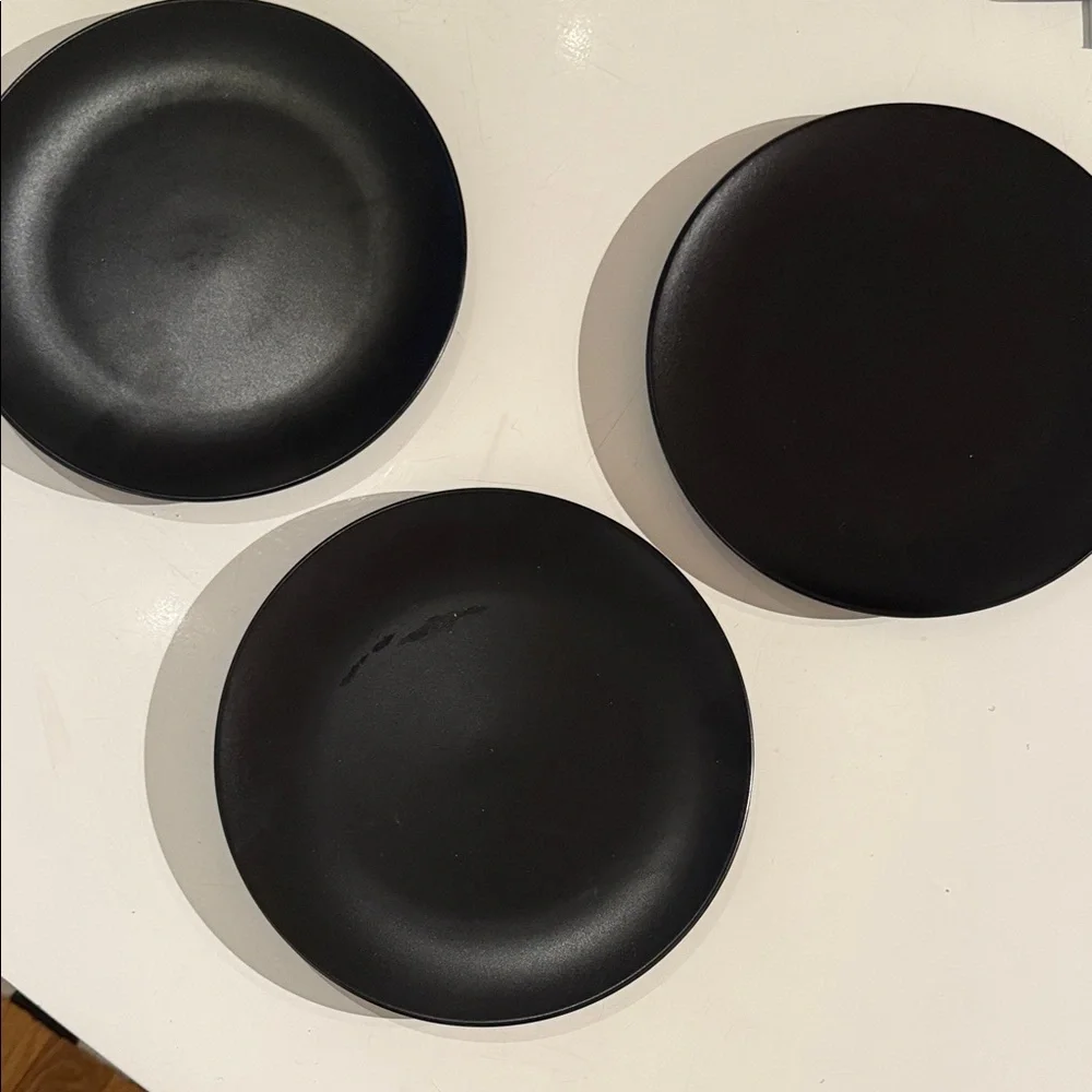 IKEA 3 matte black dinner plates